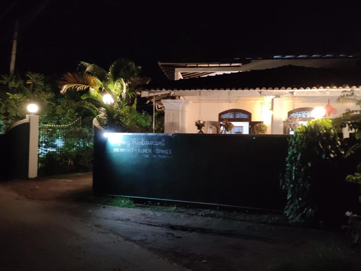 Hotel Berg House Unawatuna Esterno foto