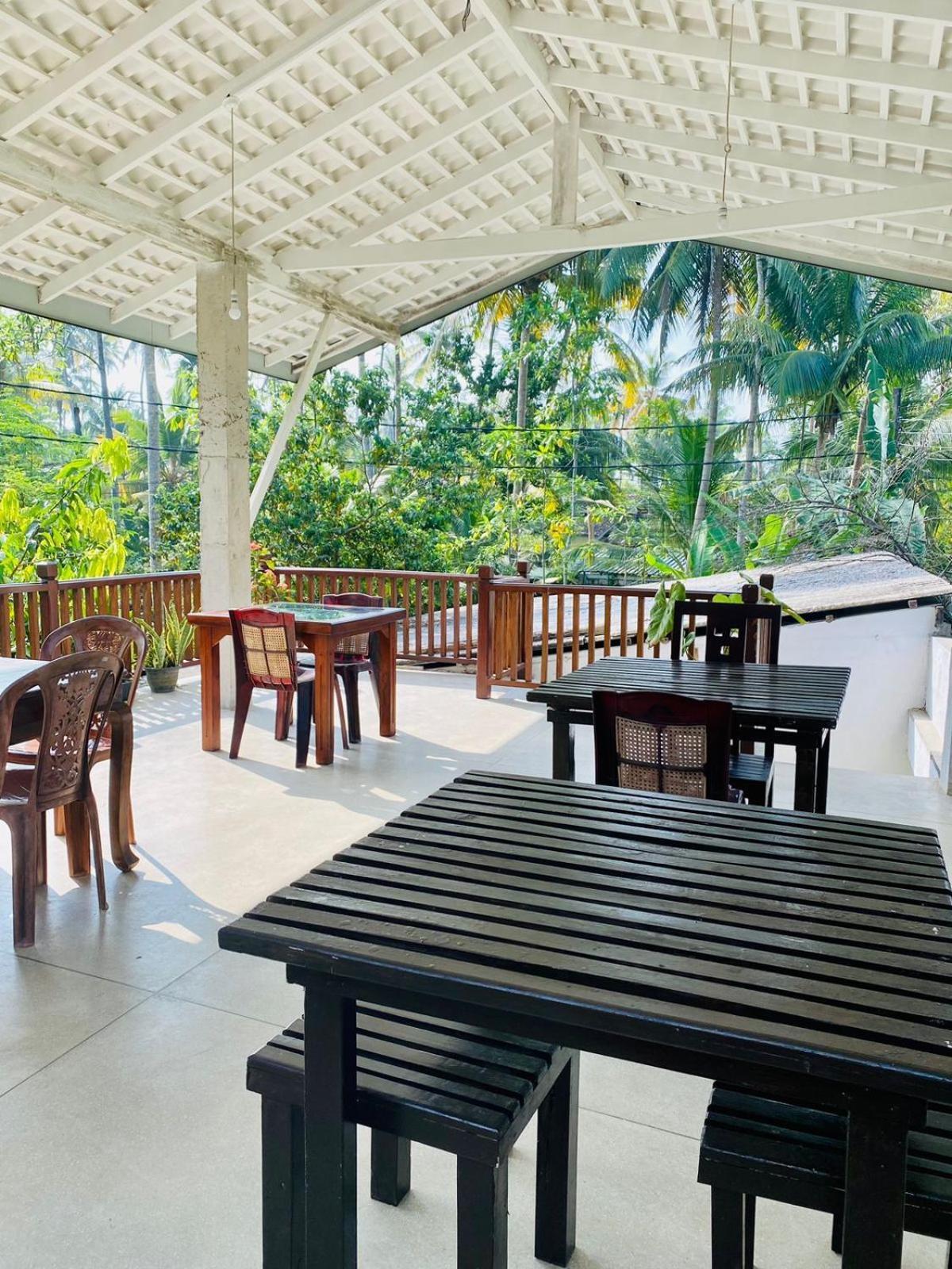 Hotel Berg House Unawatuna Esterno foto