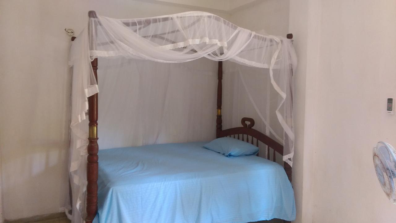 Hotel Berg House Unawatuna Esterno foto
